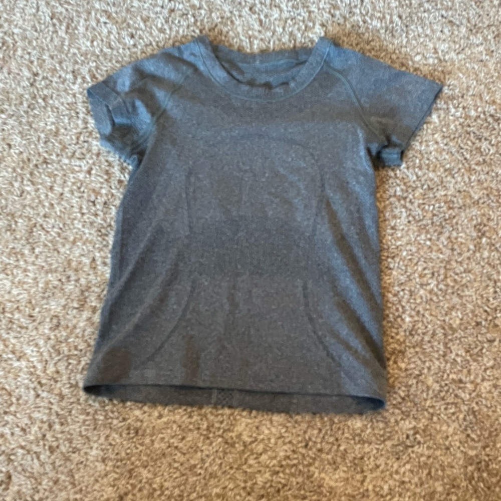 Lululemon swiftly tech short sleeve